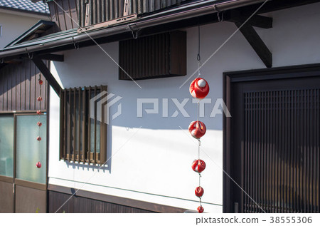 Eaves edge Eaves edge 38555306