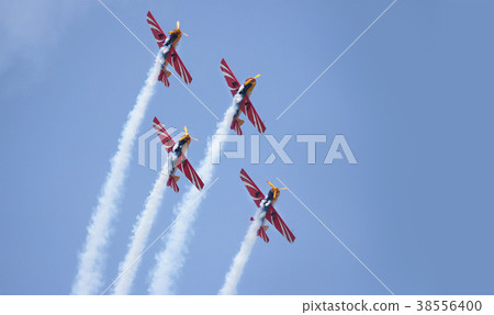 Demonstration performance of sports aircraft. Demonstration performance of sports aircraft. 38556400