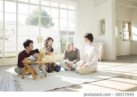 三代家庭 38557049