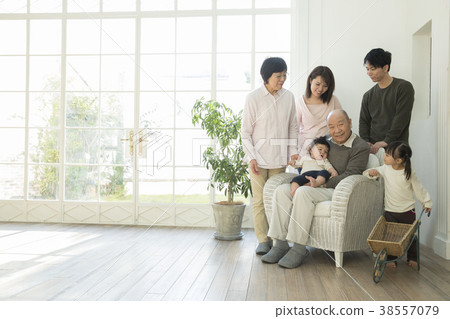 三代家庭 三代家庭 38557079