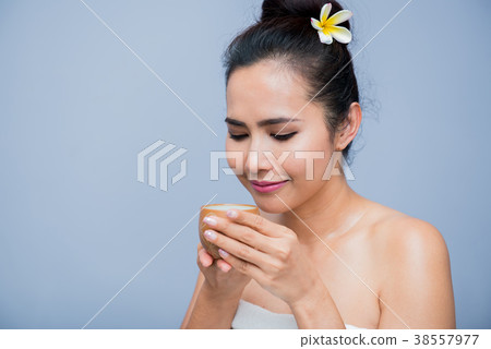 drinking hot tea, spa and Thai massage 38557977