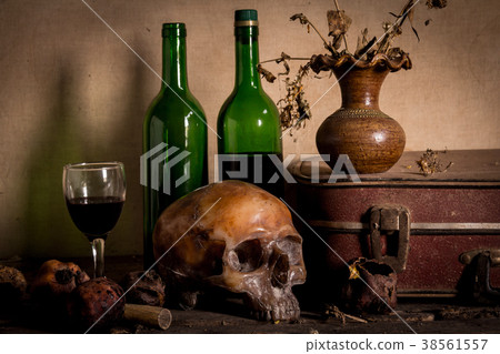 Human skull and flower vase old treasure on wooden 38561557