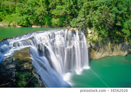 足夠的瀑布 足夠的瀑布 38562026