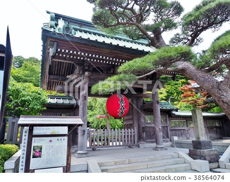 The Sammon gate, main gate of Hasedera Temple. 38564074