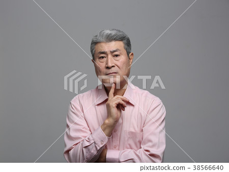 東方男性老年人的面部表情 38566640