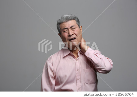 東方男性老年人的面部表情 東方男性老年人的面部表情 38566704