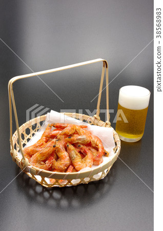 Deep-fried sweet shrimp with beer Deep-fried sweet shrimp with beer 38568983