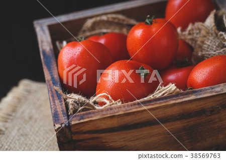 Red ripe tomatoes Red ripe tomatoes 38569763