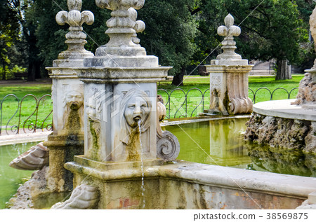 Antique fountain in Villa Doria-Pamphili in Rome Antique fountain in Villa Doria-Pamphili in Rome 38569875