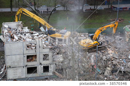 Demolition of an old house. Moscow, Russia Demolition of an old house. Moscow, Russia 38570346