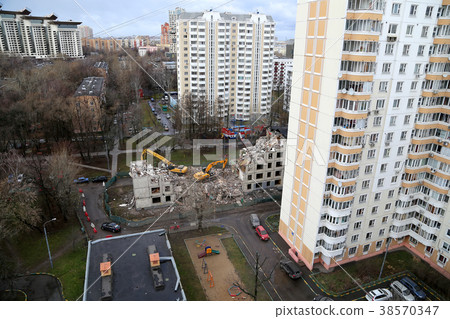 Demolition of an old house. Moscow, Russia Demolition of an old house. Moscow, Russia 38570347