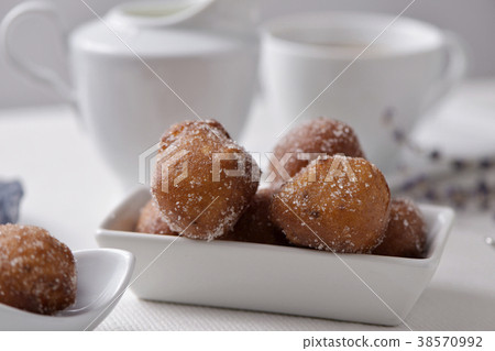 bunyols de Quaresma, Catalan dessert eaten in Lent 38570992