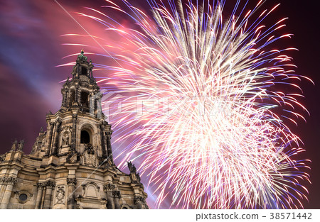 Hofkirche - baroque church in Dresden, Germany Hofkirche - baroque church in Dresden, Germany 38571442