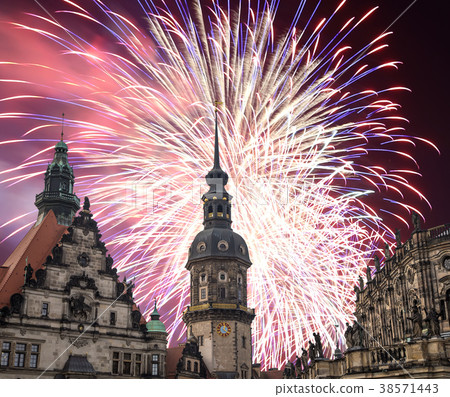 Hofkirche - baroque church in Dresden, Germany Hofkirche - baroque church in Dresden, Germany 38571443