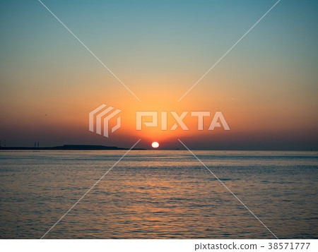 Sunset time 38571777