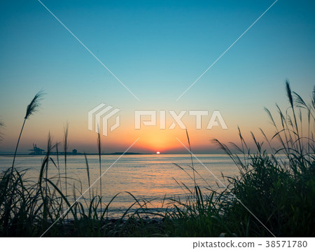 Sunset time 38571780