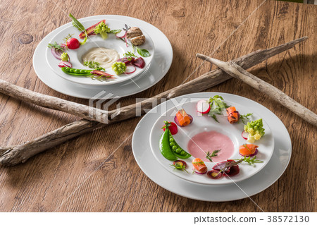Salad and dip sauce Fresh salad and dipping sauce 38572130