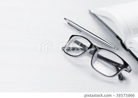 Office desk 38573866