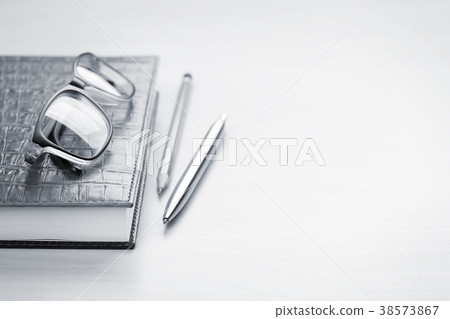 Office desk 38573867