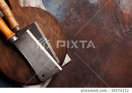 Vintage kitchen utensils 38574152