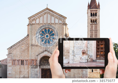 tourist photographs Basilica di San Zeno in Verona tourist photographs Basilica di San Zeno in Verona 38575077