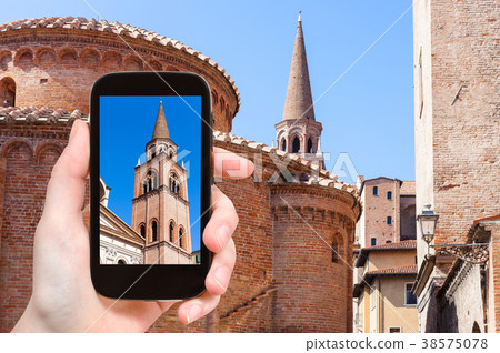 tourist photographs tower and Rotonda in Mantua tourist photographs tower and Rotonda in Mantua 38575078