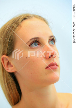 表演松江的女人（右側） 38580902