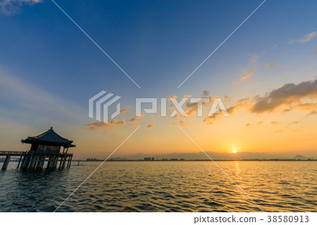 浮動的黎明 38580913