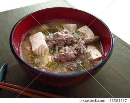 Delicious miso soup with liver Delicious miso soup with liver 38581557