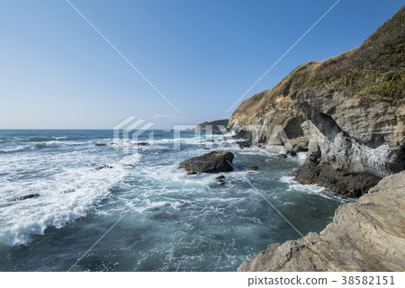 神奈川縣立島公園的岩壁和太平洋 38582151