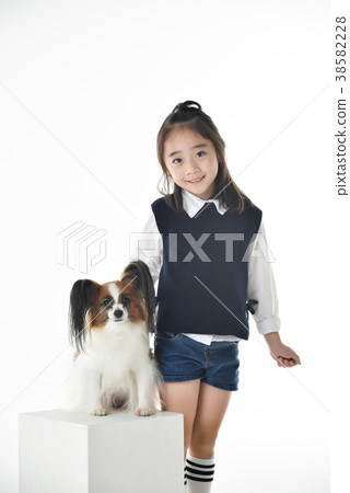 小狗和小孩 小狗和小孩 38582228
