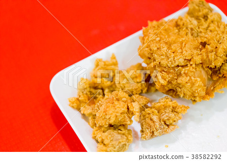 Chicken fried in Kentucky style western fast food Chicken fried in Kentucky style western fast food 38582292
