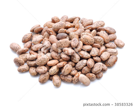 Pinto beans isolated on white background Pinto beans isolated on white background 38583326