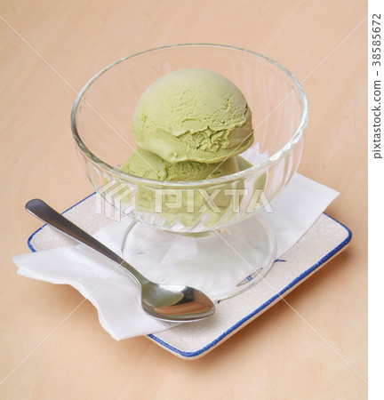 ice cream scoop. ice cream on the background. ice cream scoop. ice cream on the background. 38585672