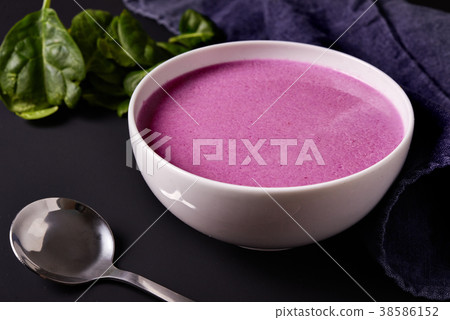 red cabbage suop 38586152