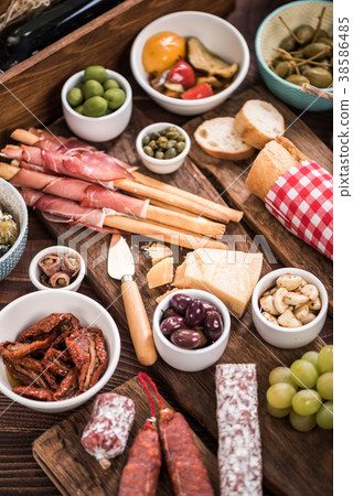 Traditional spanish tapas for sharing with friends Traditional spanish tapas for sharing with friends 38586485