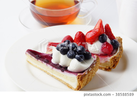 Strawberry tart blueberry tart 38588589