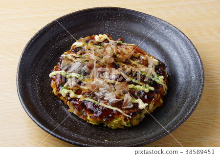 Pork ball okonomiyaki Pork ball okonomiyaki 38589451
