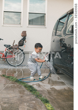 watering, playing in water, watering plants 38589988