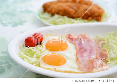 Delicious dish 38591173