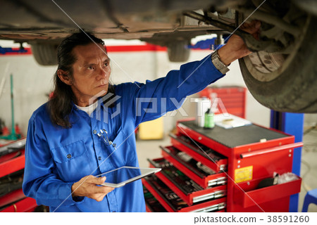 Repairing car 38591260