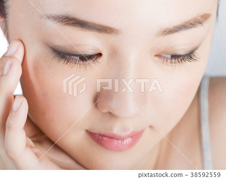 關心自己眼睛的女性 38592559