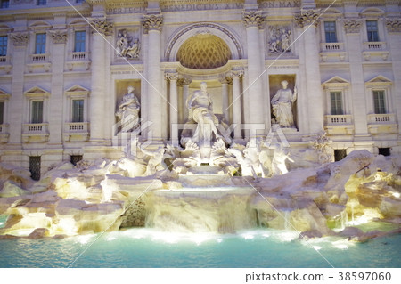  Trevi Fountain 38597060