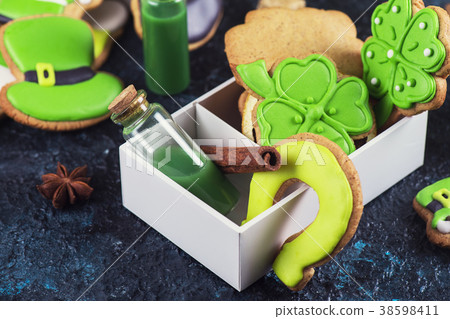Gingerbreads cookies for Patrick's day Gingerbreads cookies for Patrick's day 38598411