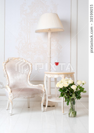 Luxurious vintage interior in the aristocratic 38599055