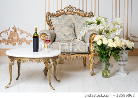 Luxurious vintage interior in the aristocratic 38599068