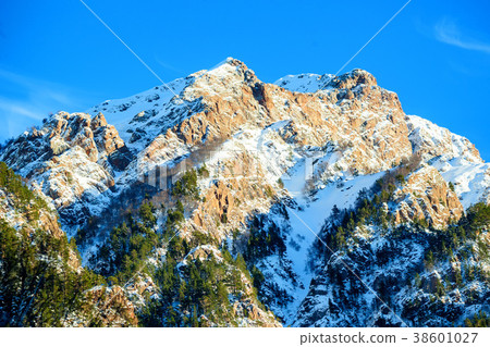 Winter mountain landscape with rocks and snow Winter mountain landscape with rocks and snow 38601027