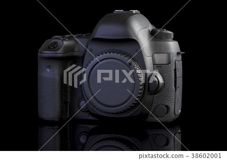 DSLR camera on black glass background 38602001