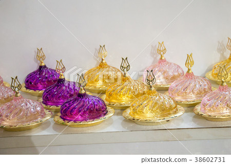 Handmade multicolor Turkish dishes in market Handmade multicolor Turkish dishes in market 38602731