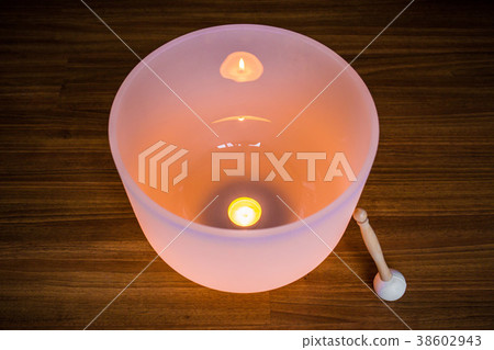 Big crystal singing bowl solo close up 38602943